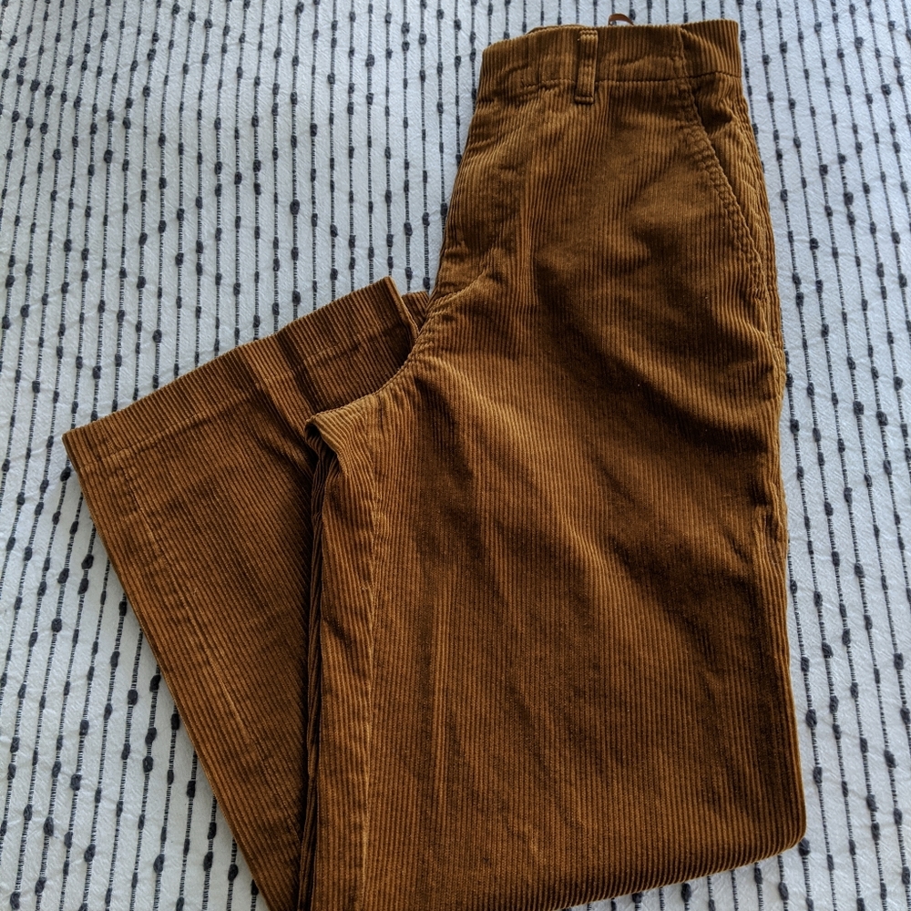 Uniqlo Highwaisted Corduroy Wide Leg Pants